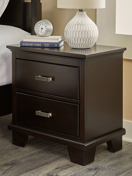 Covetown Full Panel Bed with Dresser and Nightstand