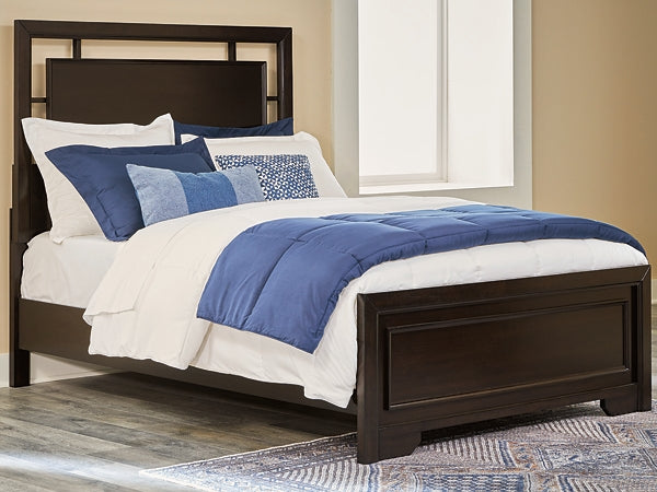 Covetown Full Panel Bed with Dresser and Nightstand